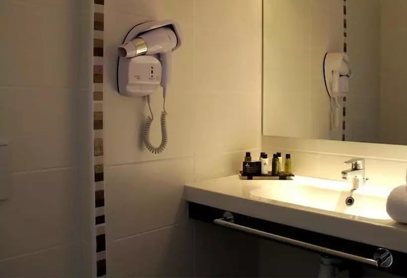 Hotelli Hôtel Restaurant La Belle Epoque