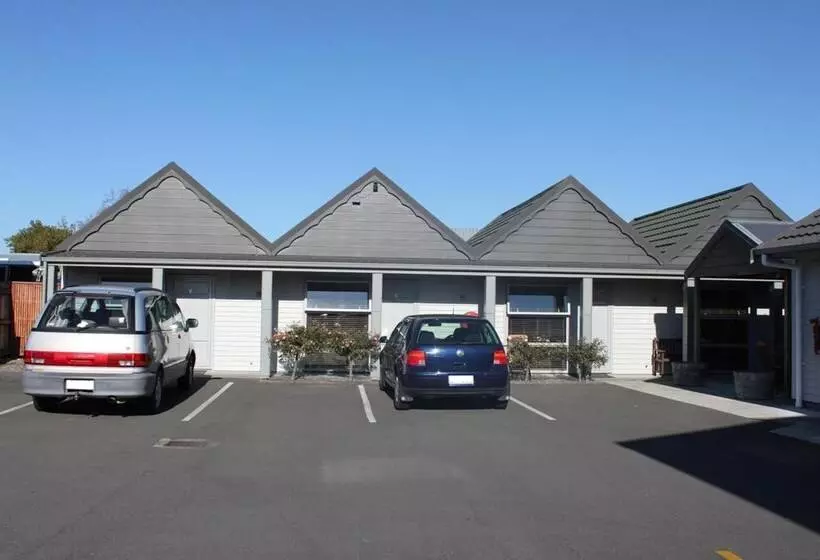 Big Five Motel