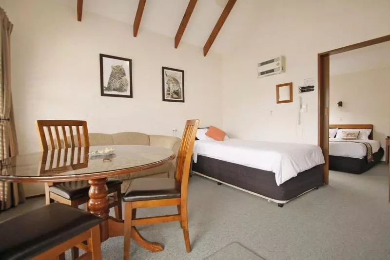 Big Five Motel
