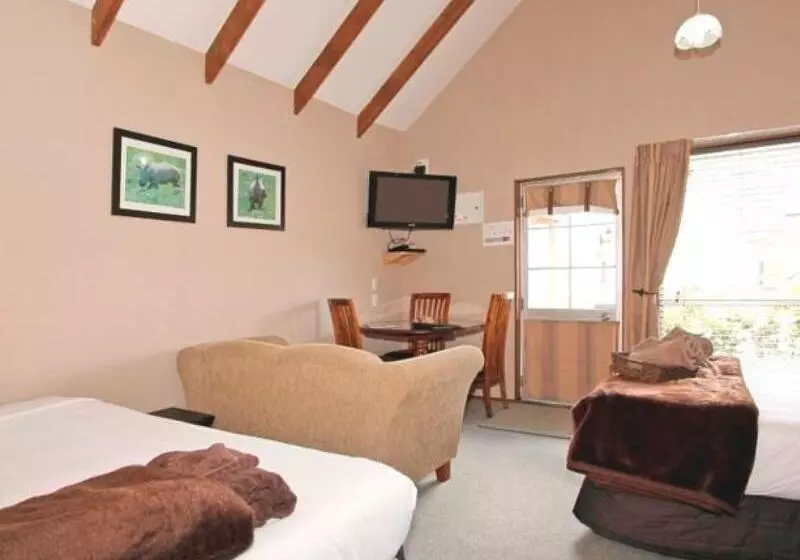Big Five Motel