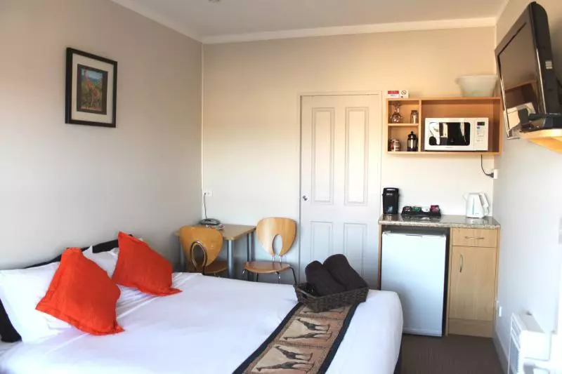 Big Five Motel