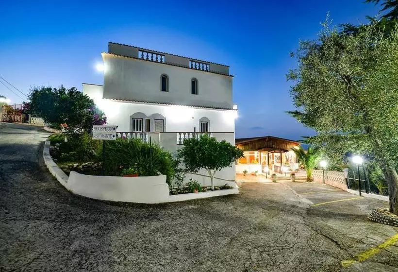 هتل Albergo Godenizzo