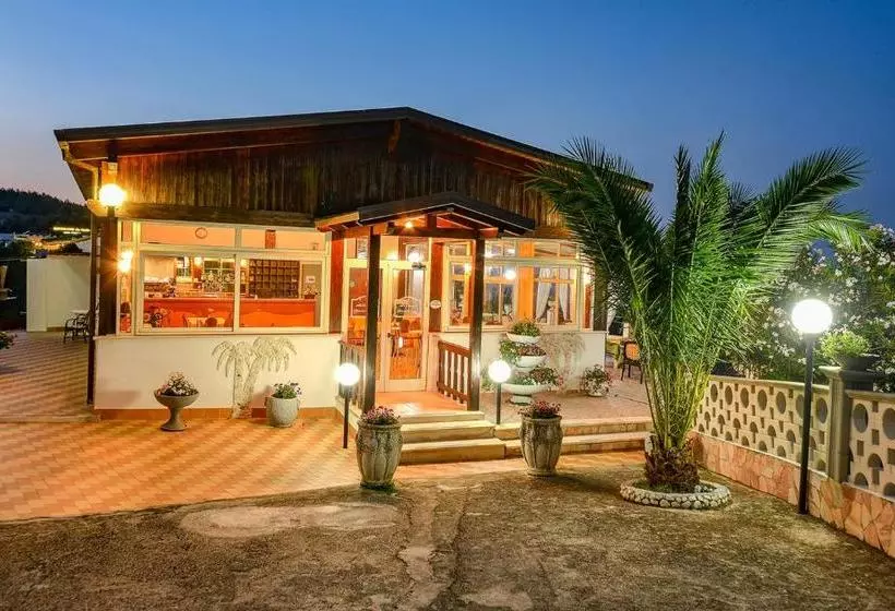 هتل Albergo Godenizzo