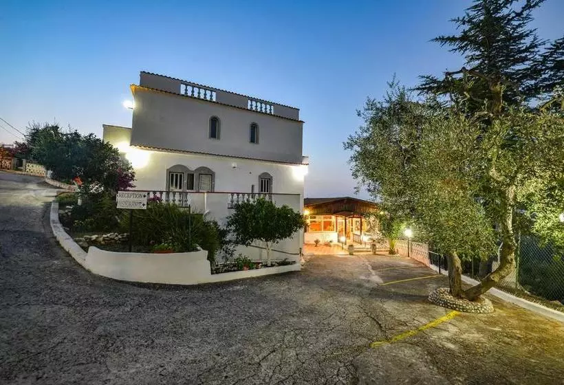 هتل Albergo Godenizzo