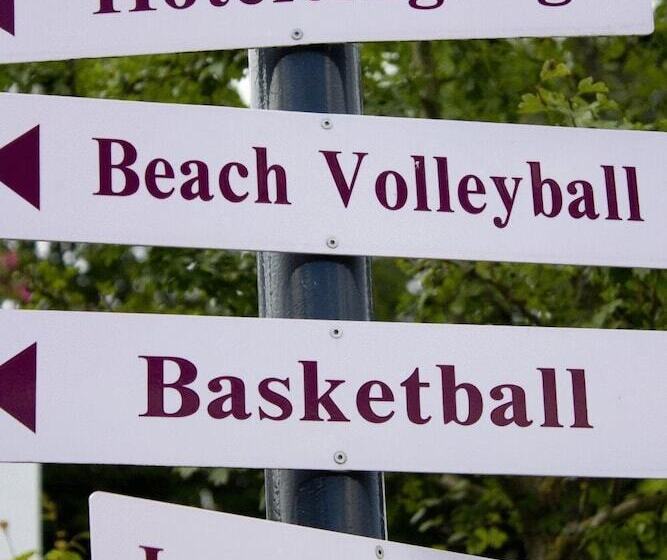 Отель Altes Kurhaus Land