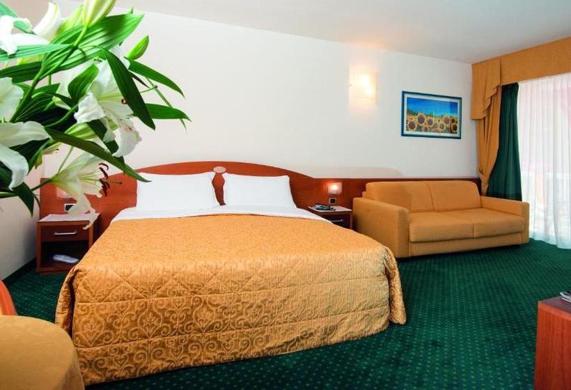 בית מלון כפרי Capri Bardolino 3s