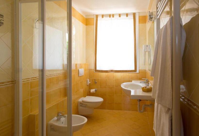 בית מלון כפרי Capri Bardolino 3s