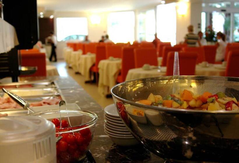 בית מלון כפרי Capri Bardolino 3s