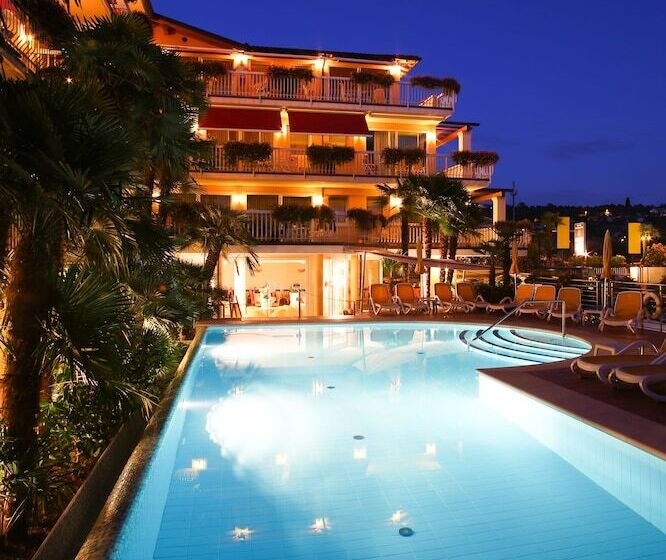 בית מלון כפרי Capri Bardolino 3s