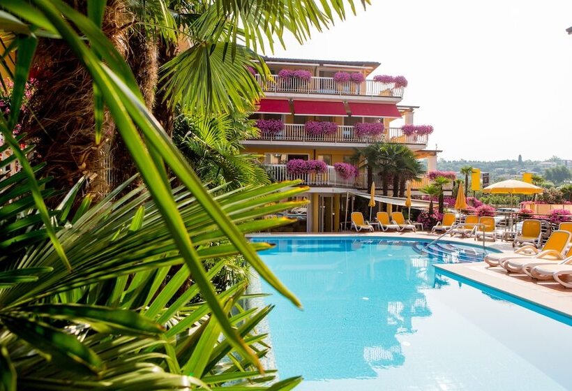 בית מלון כפרי Capri Bardolino 3s