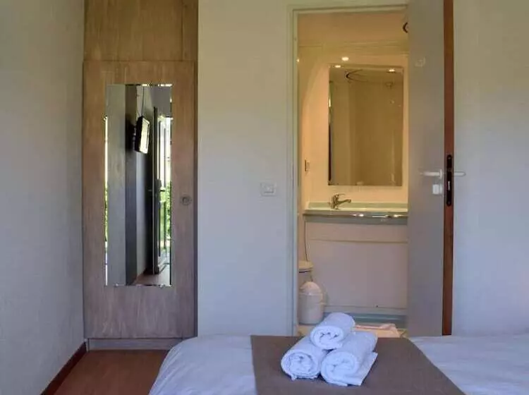 בית מלון כפרי Fasthôtel Saint Emilion Est