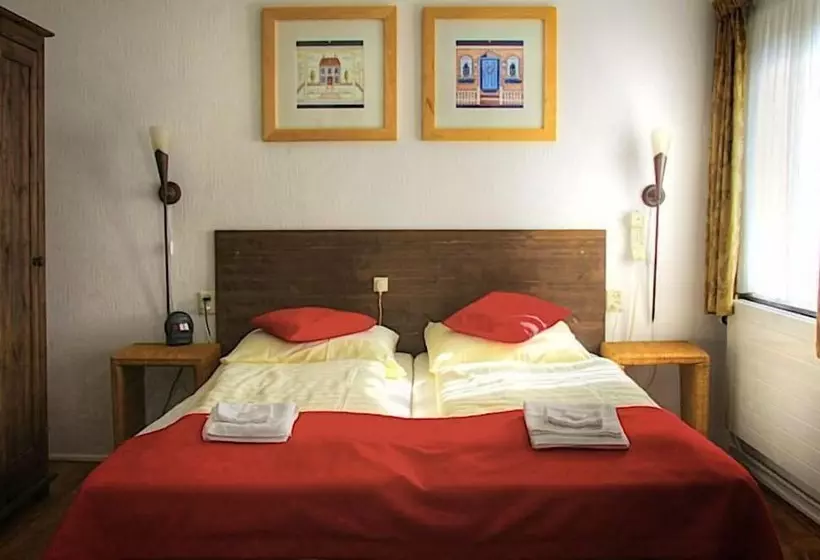 Отель Heijenrath