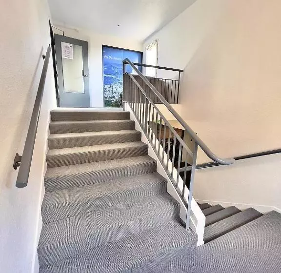 호텔 Kyriad Direct Reims Bezannes