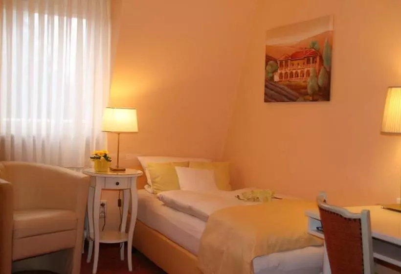 Hotelli Modena