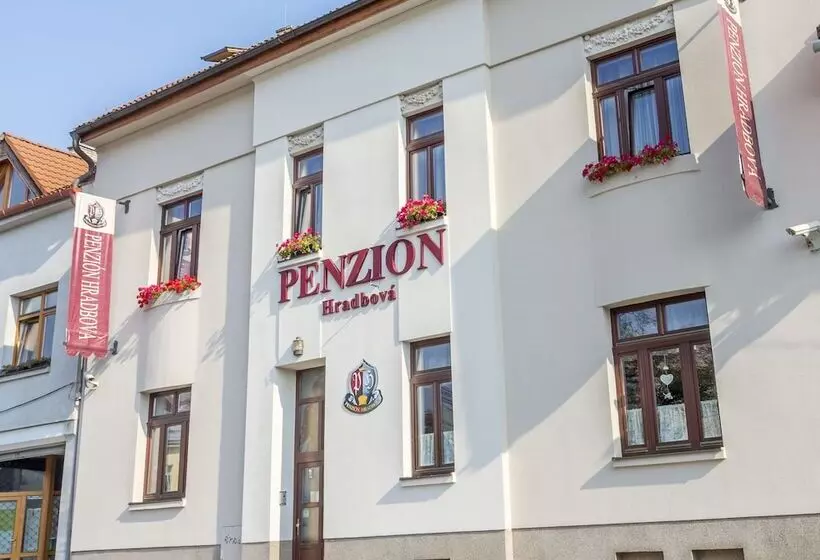 هتل Penzión Hradbová Old Town Residence & Spa