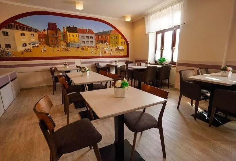 هتل Penzión Hradbová Old Town Residence & Spa