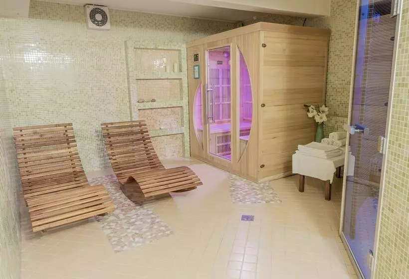 هتل Penzión Hradbová Old Town Residence & Spa