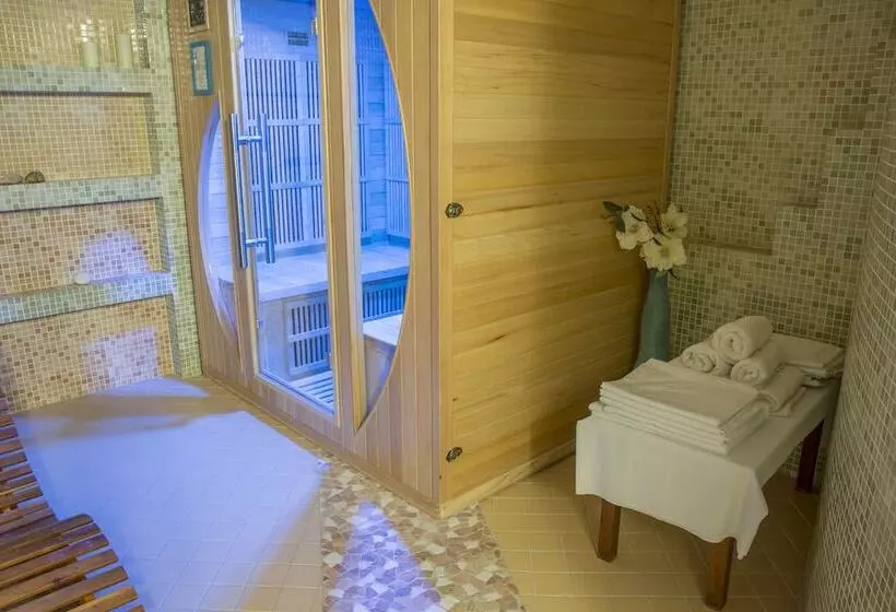 هتل Penzión Hradbová Old Town Residence & Spa