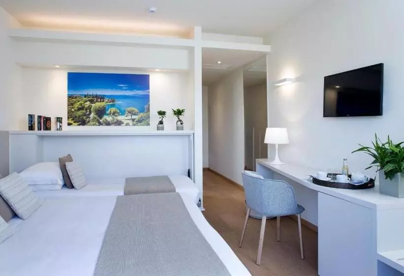 Leonardo Hotel Lago Di Garda Wellness And Spa