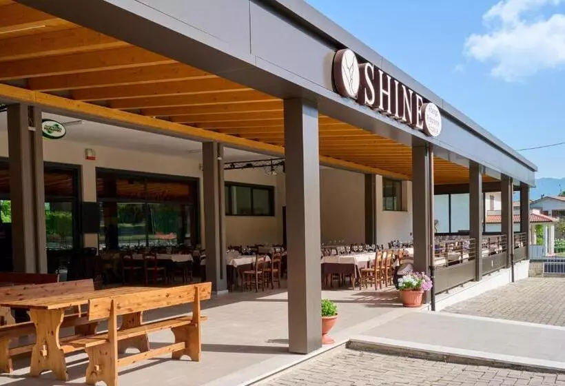 Отель Albergo Shine