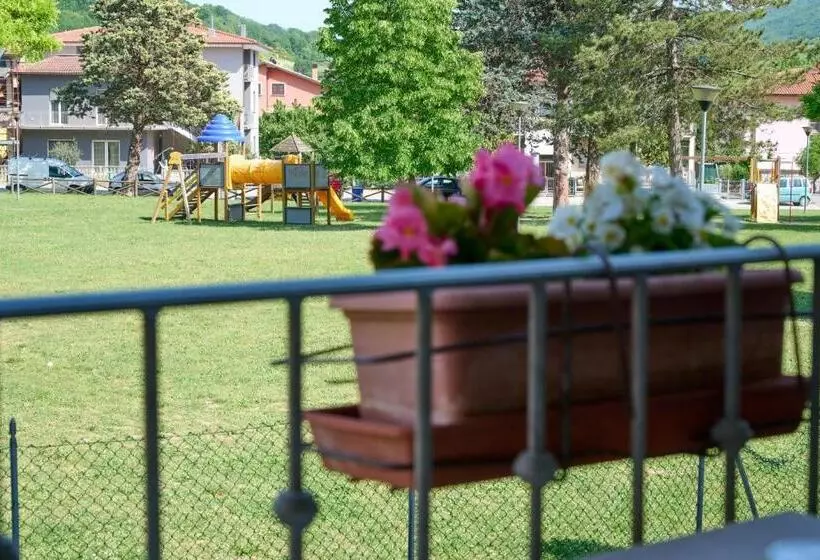 Отель Albergo Shine