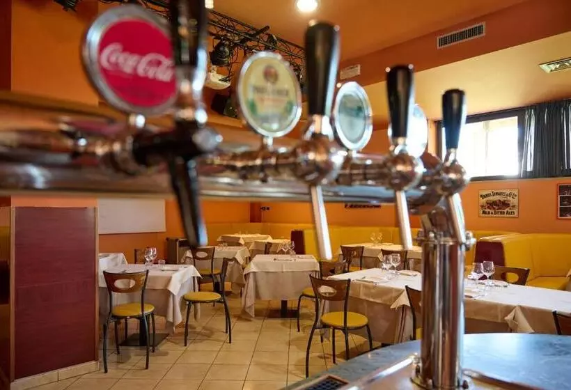 Отель Albergo Shine