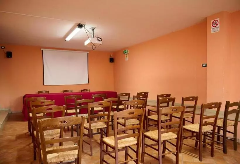 Отель Albergo Shine