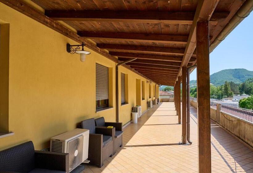 בית מלון כפרי Albergo Shine