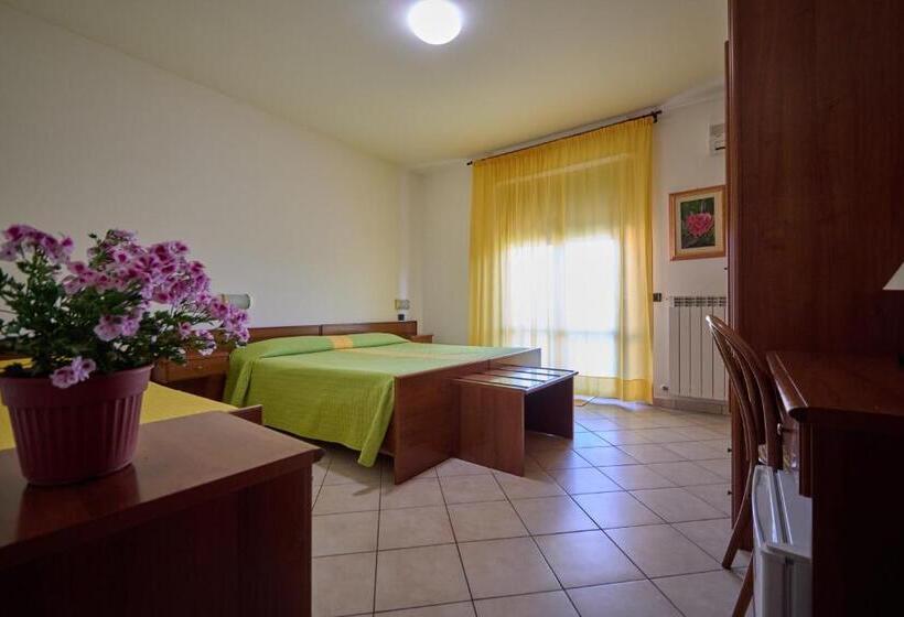 בית מלון כפרי Albergo Shine