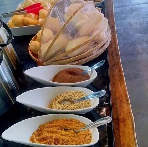 Отель Aldeia Das Aguas Park Resort