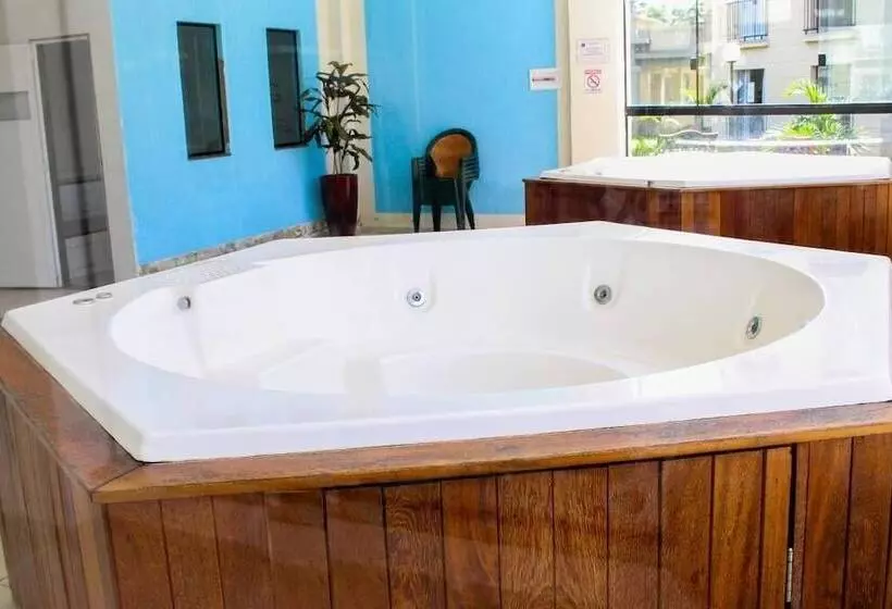 Отель Aldeia Das Aguas Park Resort