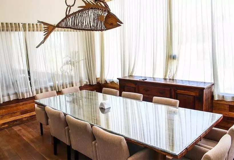 Отель Aldeia Das Aguas Park Resort