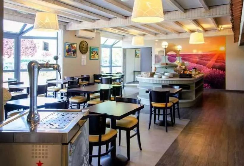 Отель Contact Hôtel Le Provençal Bordeaux Lac