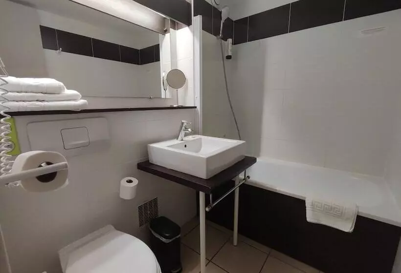 Отель Contact Hôtel Le Provençal Bordeaux Lac