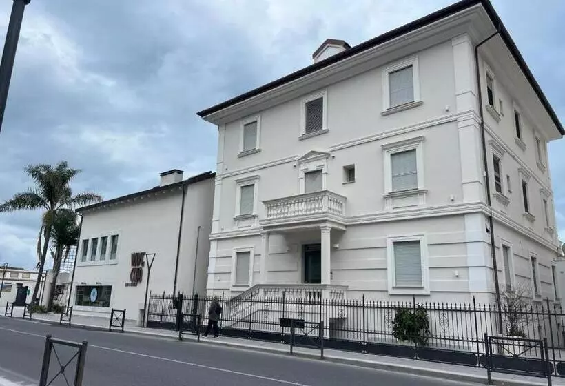 Отель De La Plage