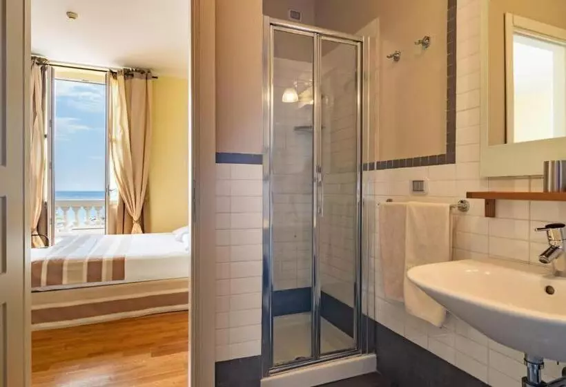 Отель De La Plage