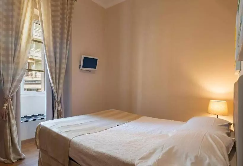 Отель De La Plage