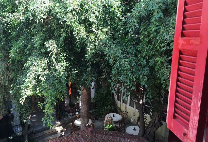 Kiniras Traditional Hotel & Restaurant