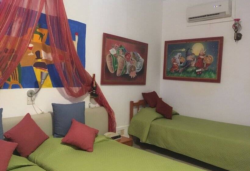 Kiniras Traditional Hotel & Restaurant