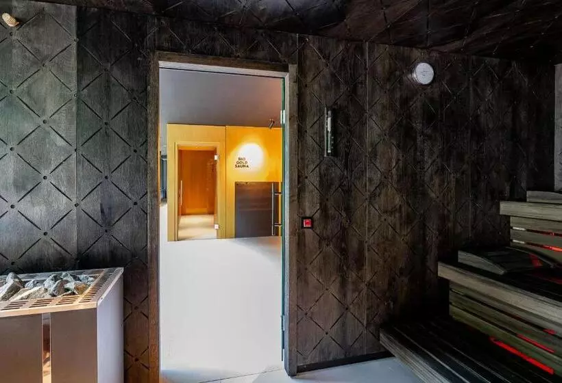 Отель Prinz Rudolf Smart