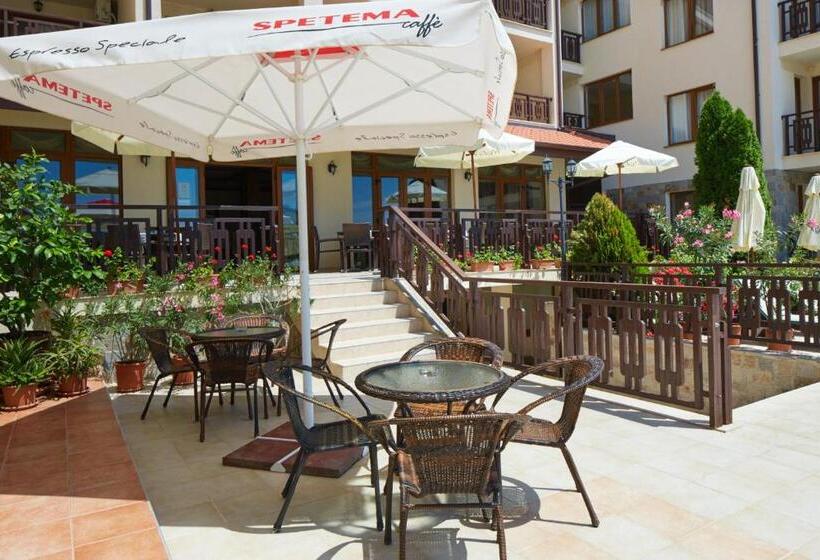 هتل Relax Holiday Complex & Spa