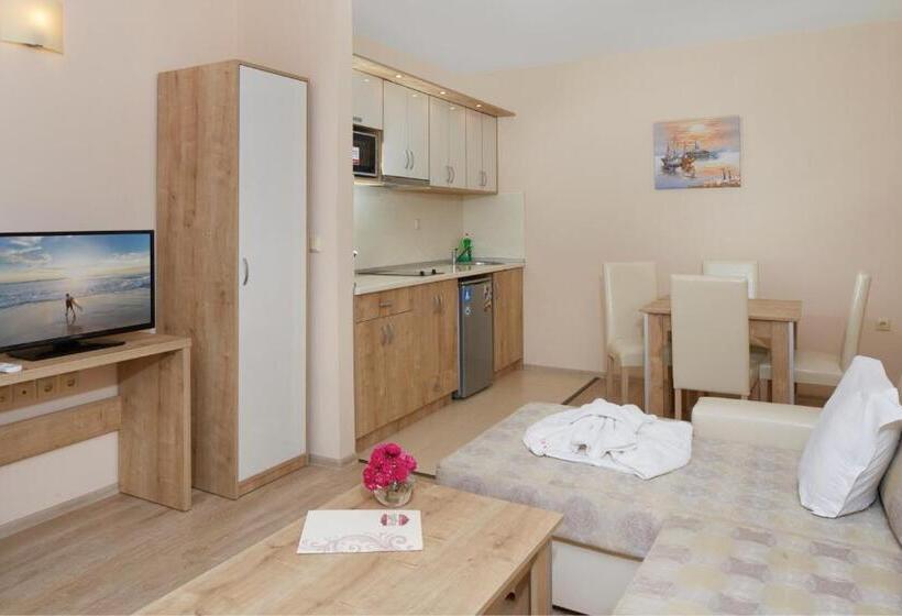 هتل Relax Holiday Complex & Spa