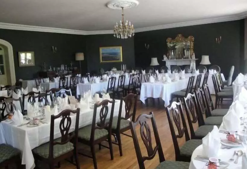 乡村酒店  Castle Grove Country House