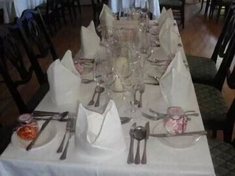 乡村酒店  Castle Grove Country House