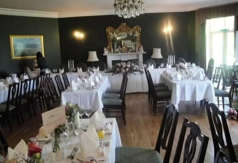 乡村酒店  Castle Grove Country House