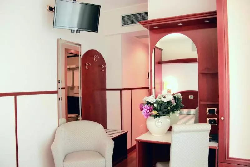 Отель S Vidi Miramare & Delfino