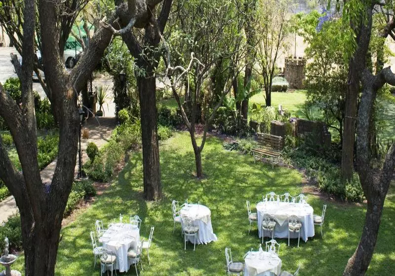 هتل The Nesbitt Castle