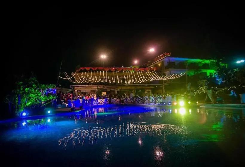 ホテル Upper Deck Resort   Stay And Relax At The Highest Peak Lonavala