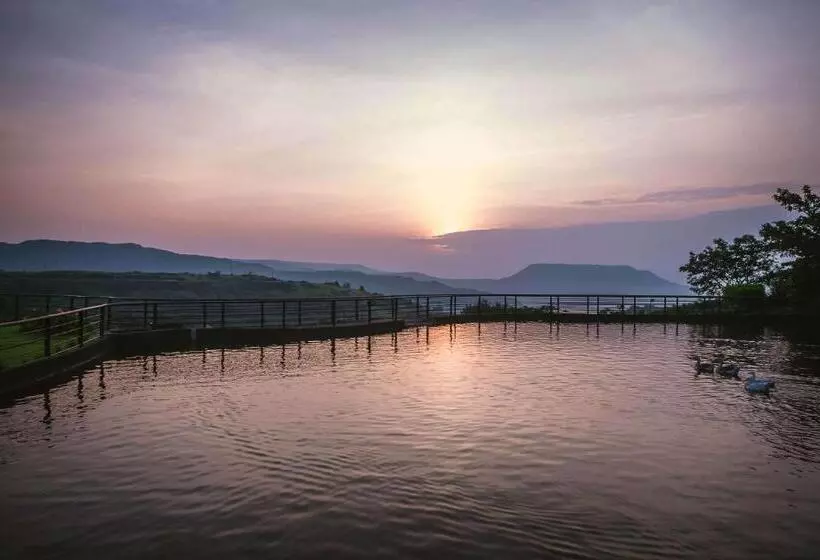 ホテル Upper Deck Resort   Stay And Relax At The Highest Peak Lonavala