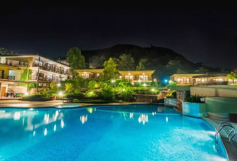 ホテル Upper Deck Resort   Stay And Relax At The Highest Peak Lonavala